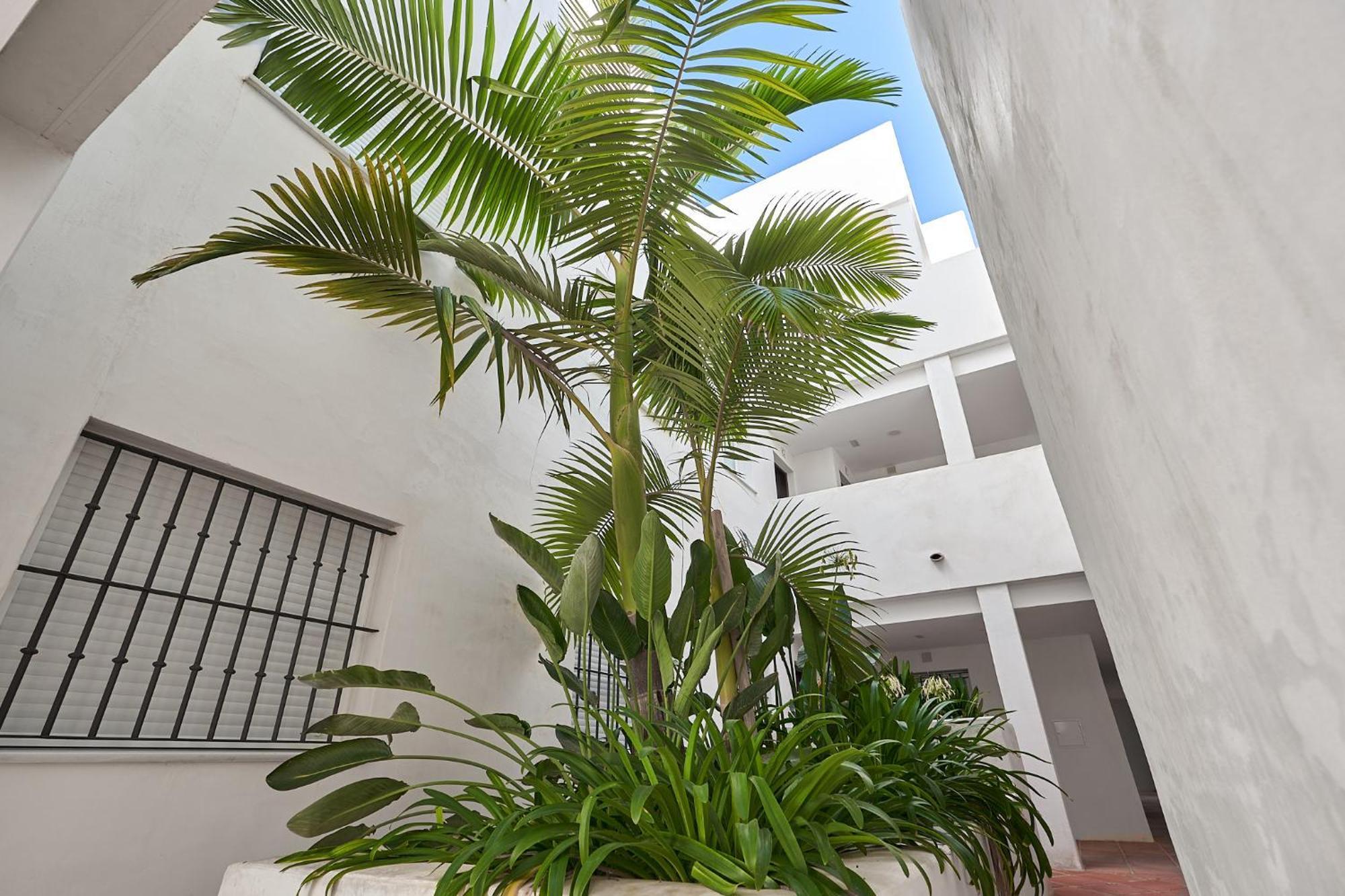 Lightbooking Gardens