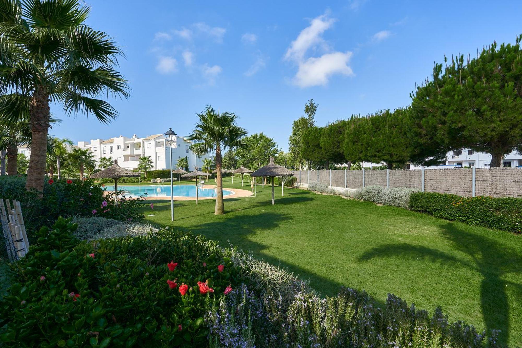 Lightbooking Gardens Apartment Chipiona